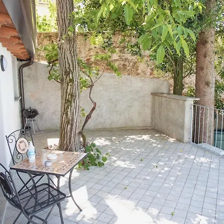 Blue House By Design דירה בלאנו