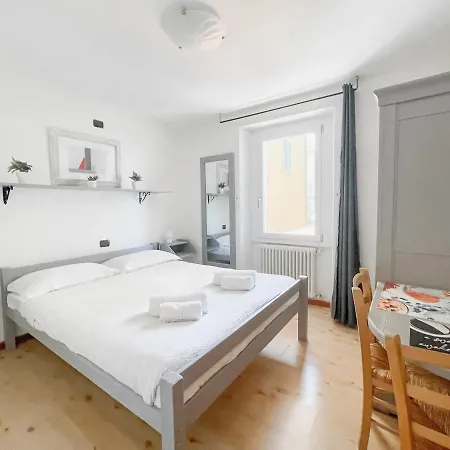 Blue House By Design בלאנו