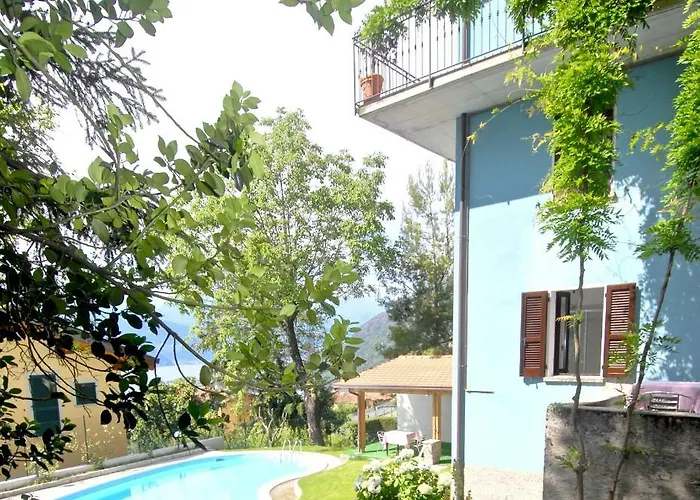 Blue House By Design דירה