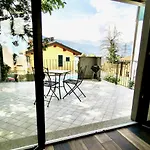 Daire Blue House By Design *