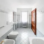 Daire Blue House By Design *