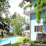 Blue House By Design Daire